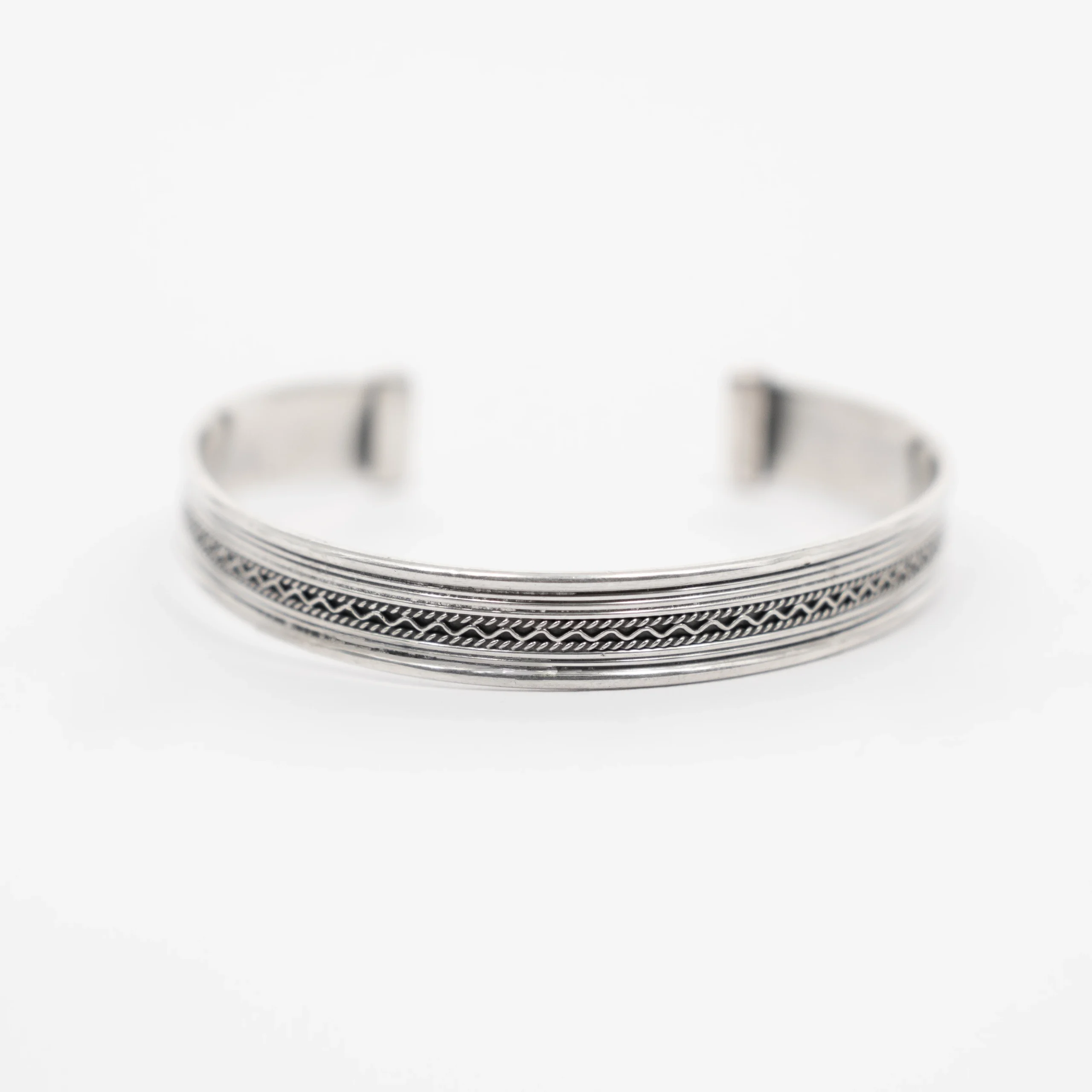 Engraved Bangle with Unique Patterns