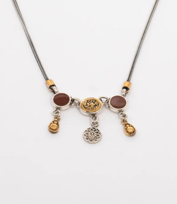 عقد فضه بحجر العقيق